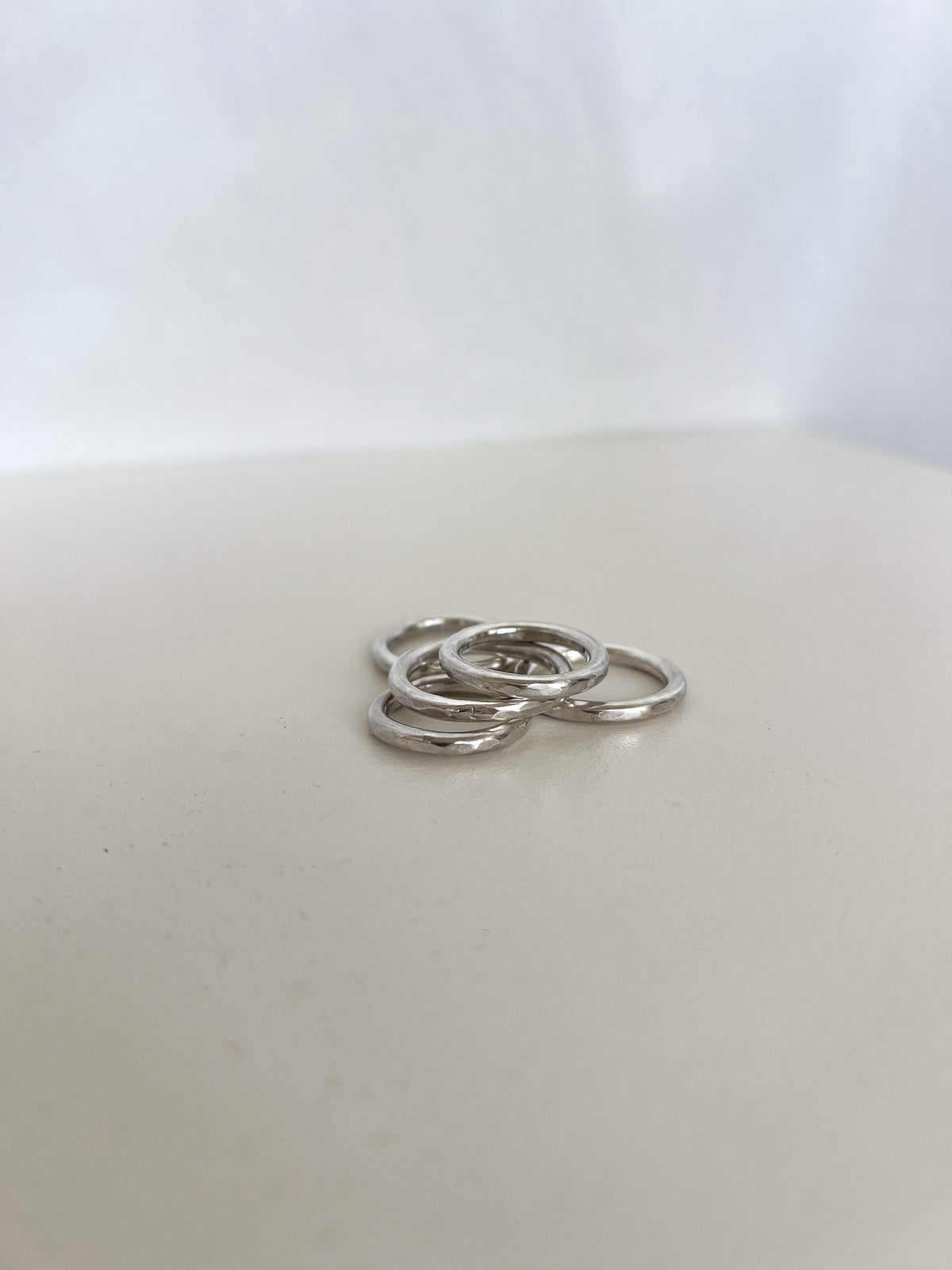 Juno Ring bold