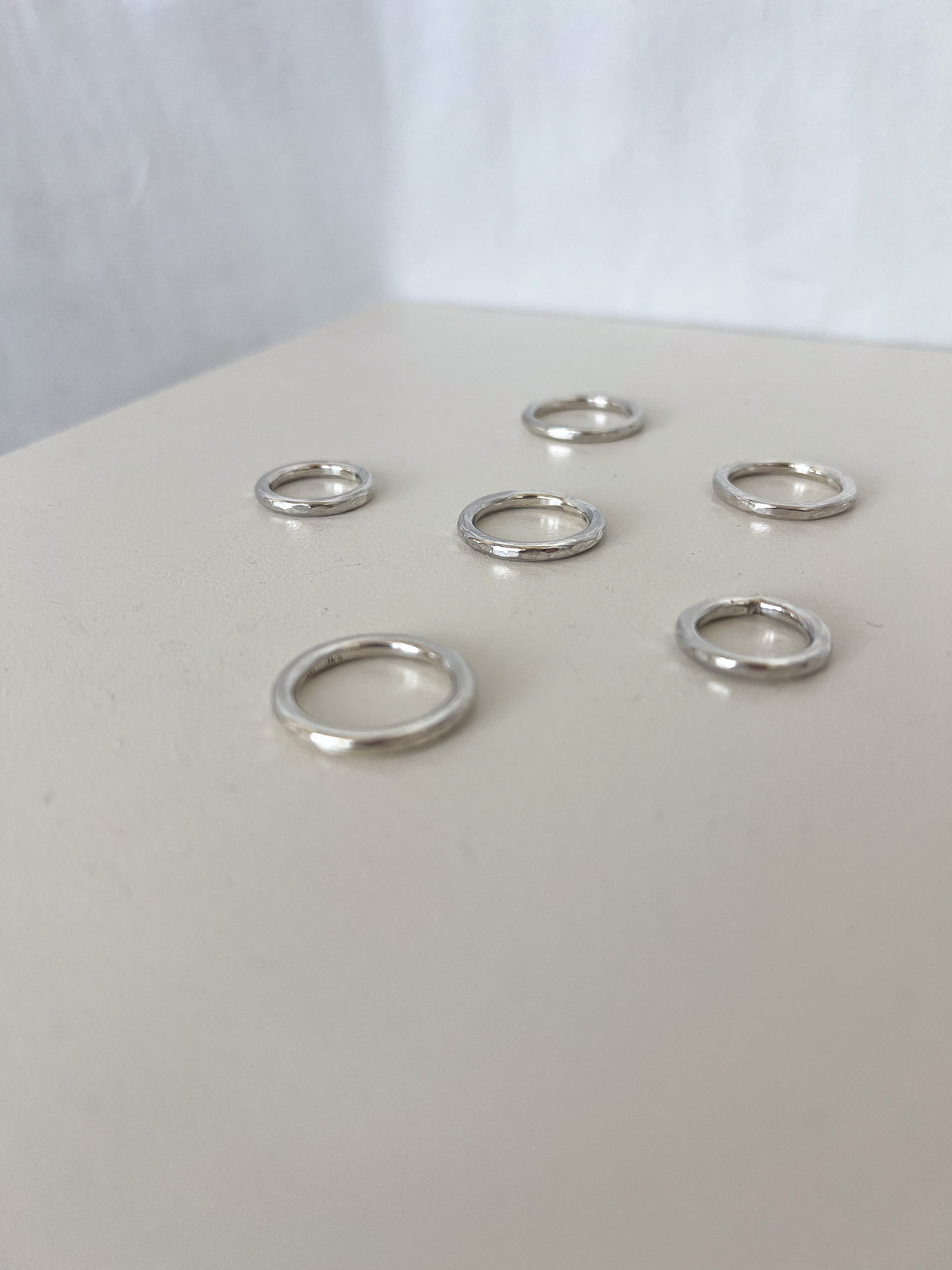 Juno Ring bold