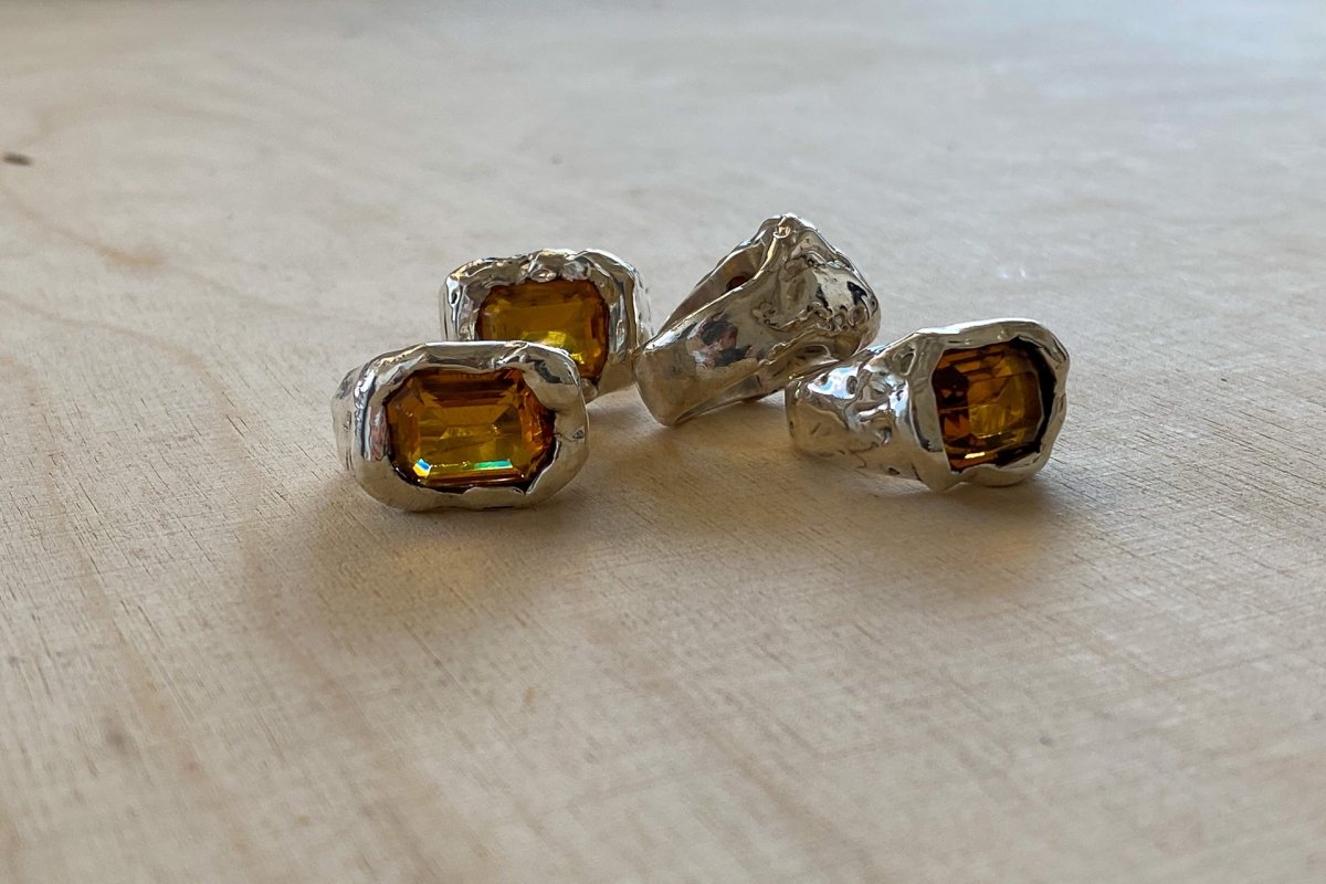 Amber Ring - Großer Schmuck aus Sterling Silber mit eingefasstem Bernstein